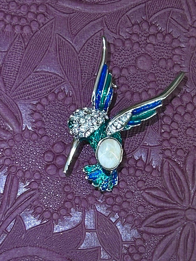 Canadian Champagne Jade Humming Bird Brooch / Pin Silver Colour
