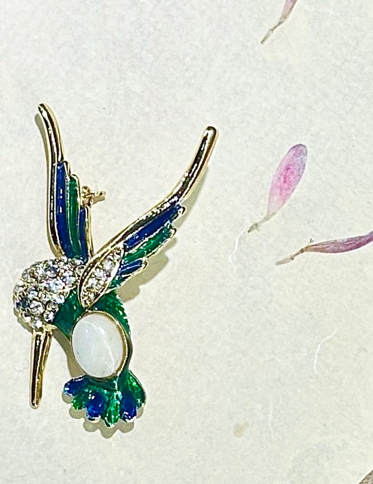 Canadian Champagne Jade Humming Bird Brooch / Pin Gold Colour
