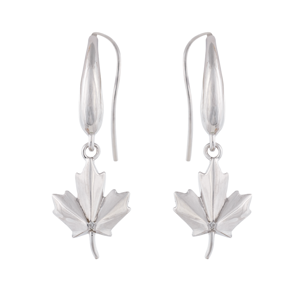 Maple Leaf NORTHERN SPIRIT Sterling Silver Pendant with Canadian Diamond